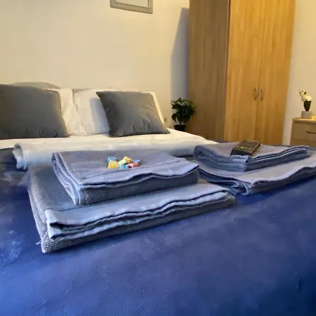 فندق مبيت وإفطار Tudor Lodge- Bed And Breakfast Redcar B&B