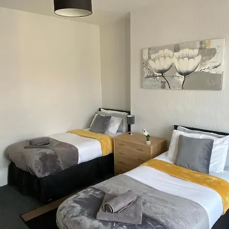 Tudor Lodge- Bed And Breakfast Redcar B&B فندق مبيت وإفطار *