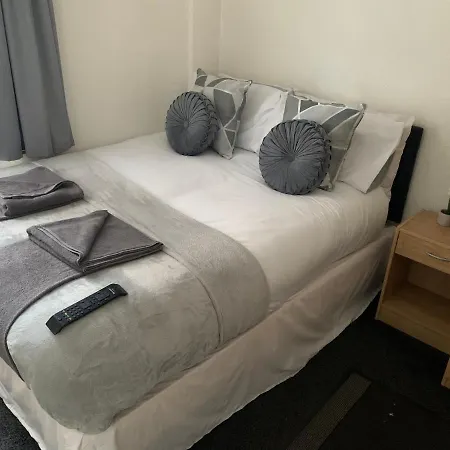 Tudor Lodge- Bed And Breakfast Redcar B&B * ريدكار
