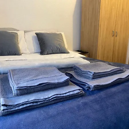 فندق مبيت وإفطار Tudor Lodge- Bed And Breakfast Redcar B&B ريدكار