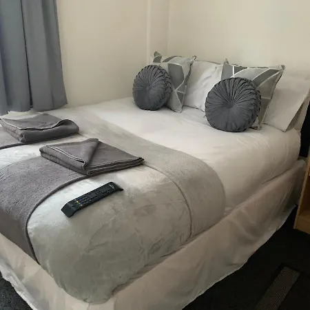 Tudor Lodge- Bed And Breakfast Redcar B&B فندق مبيت وإفطار