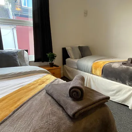 فندق مبيت وإفطار Tudor Lodge- Bed And Breakfast Redcar B&B ريدكار