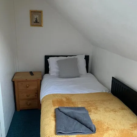 Tudor Lodge- Bed And Breakfast Redcar B&B فندق مبيت وإفطار ريدكار