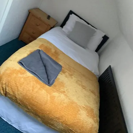 Tudor Lodge- Bed And Breakfast Redcar B&B فندق مبيت وإفطار ريدكار