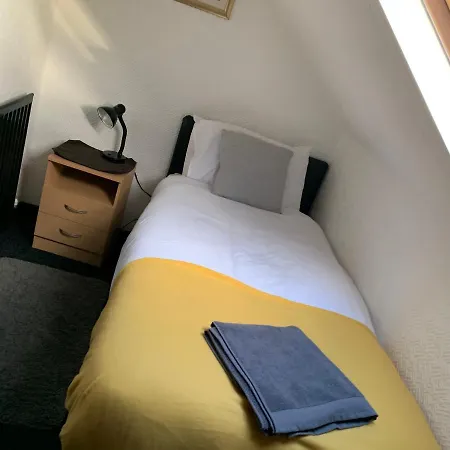 Tudor Lodge- Bed And Breakfast Redcar B&B
